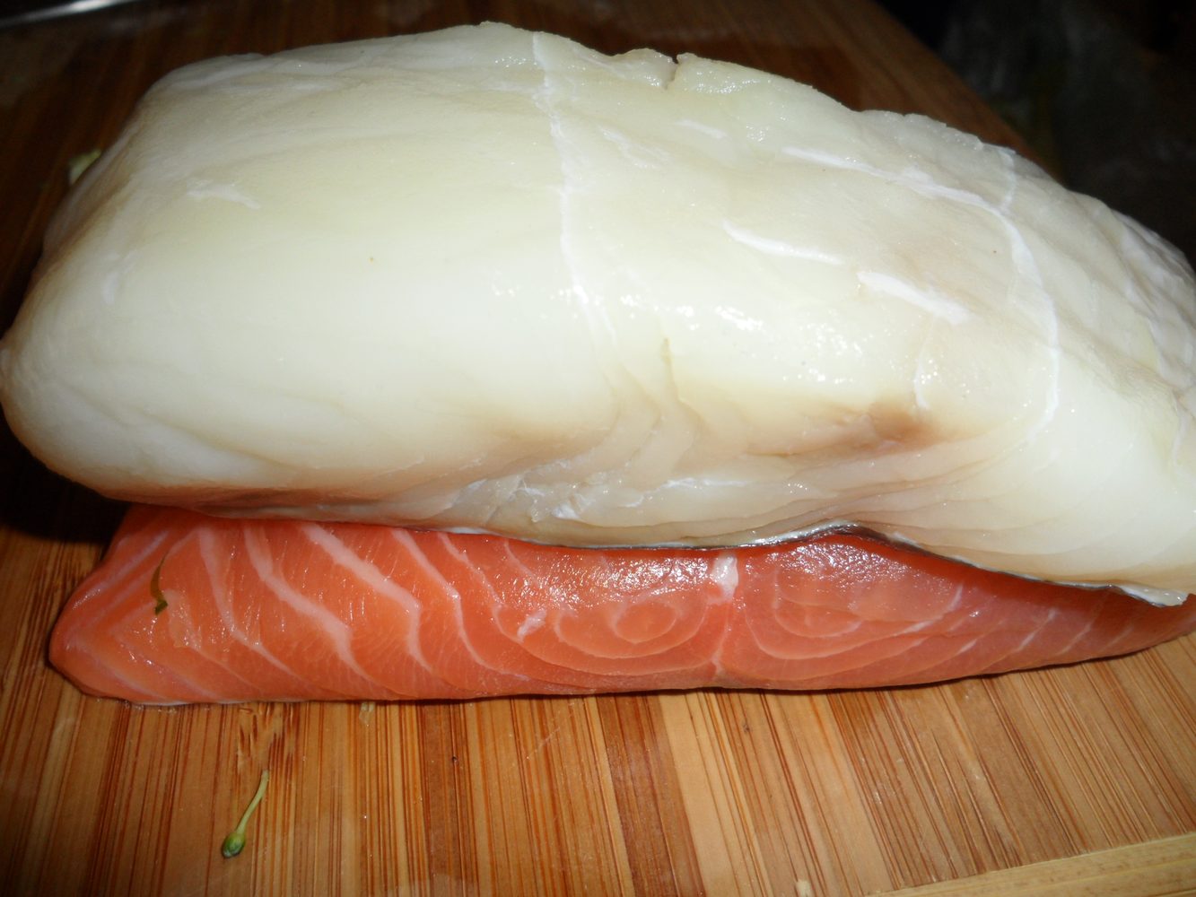 Poisson grillé prêt à savourer